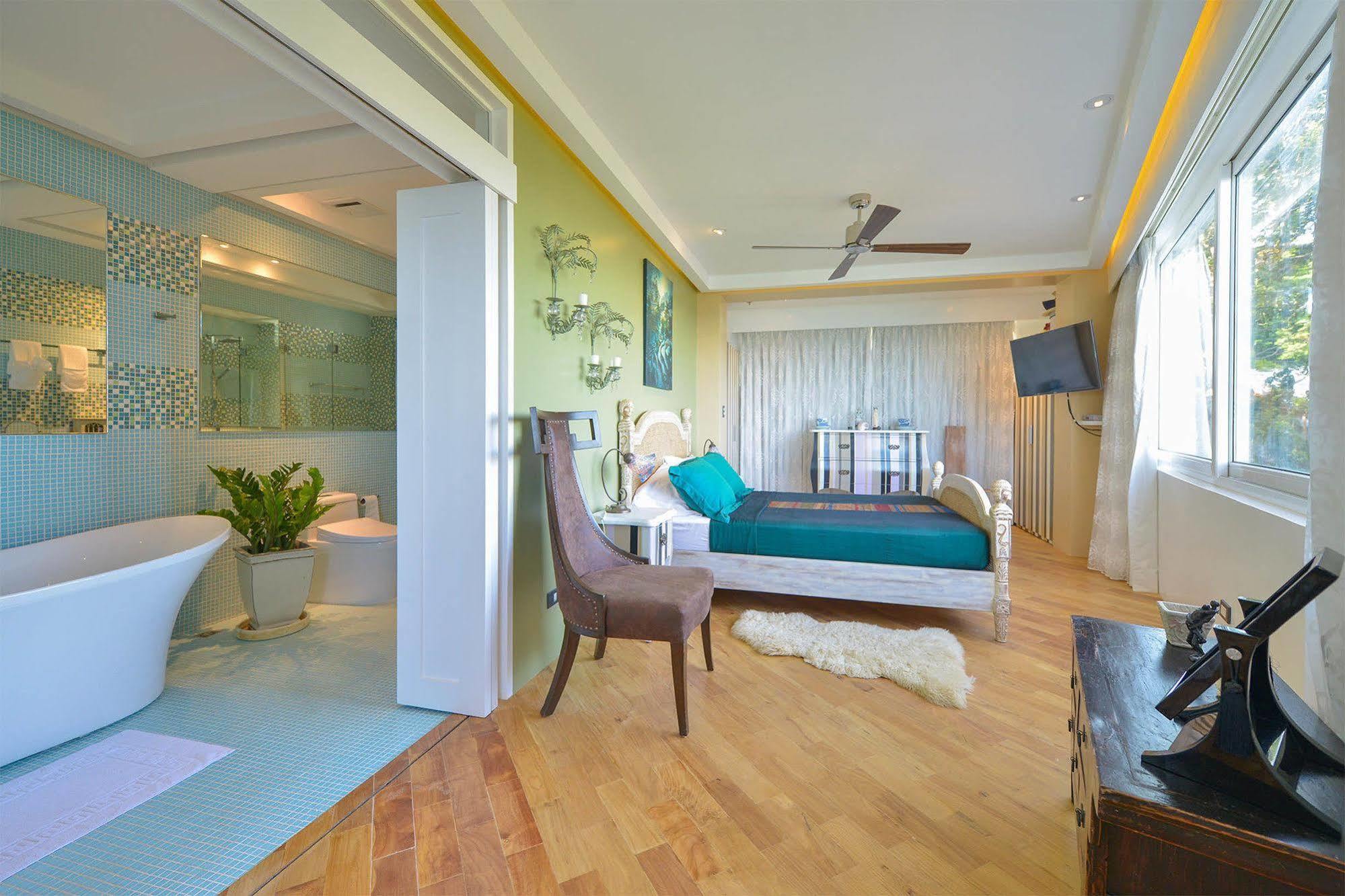 Balabag  Boracay Karuna Luxury Suites المظهر الخارجي الصورة
